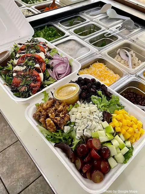 Aloha Salads - Photo 3 of 4 | NateEatsHawaii restaurant gallery and food photos from Oahu, Hawaii