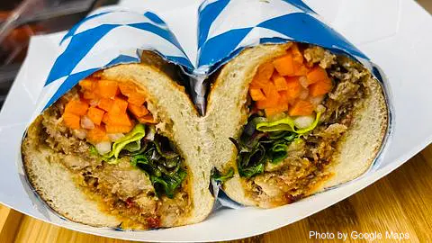 Aloha hotdog and banh mi - Photo 3 of 4 | NateEatsHawaii restaurant gallery and food photos from Oahu, Hawaii