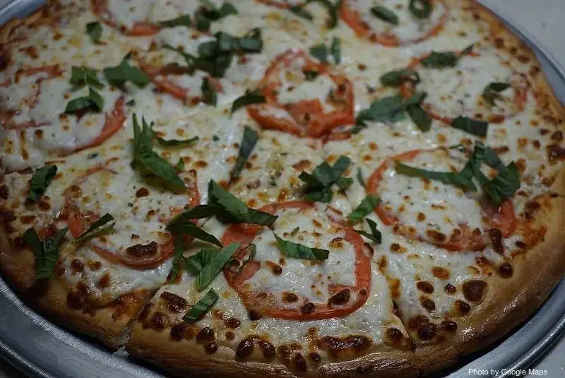 Amina Pizzeria LLC - Photo 2 of 6 | NateEatsHawaii restaurant gallery and food photos from Oahu, Hawaii