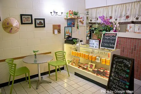 Bella Banh Mi Cafe - Photo 2 of 4 | NateEatsHawaii restaurant gallery and food photos from Oahu, Hawaii