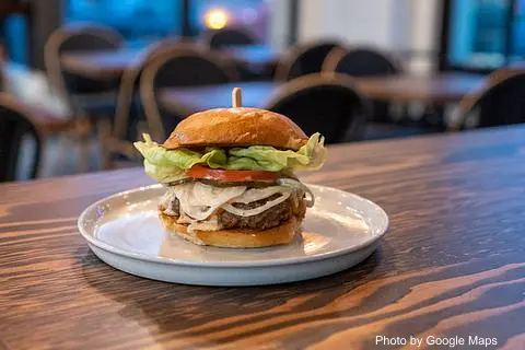 Big Island Burger - Photo 3 of 4 | NateEatsHawaii restaurant gallery and food photos from Oahu, Hawaii