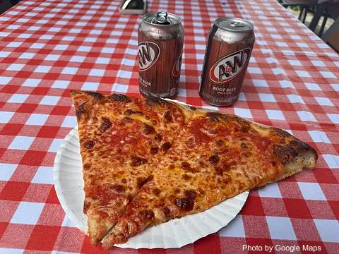 Bob's Pizzeria - Photo 3 of 4 | NateEatsHawaii restaurant gallery and food photos from Oahu, Hawaii