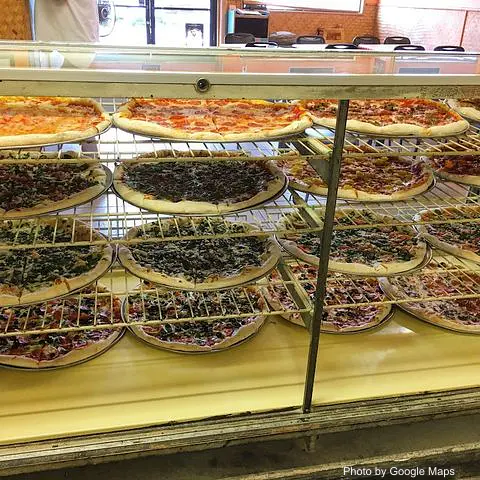 Boston's Pizza Hawaii Kai - Photo 2 of 4 | NateEatsHawaii restaurant gallery and food photos from Oahu, Hawaii