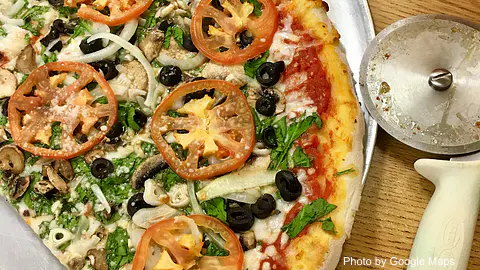 Boston's Pizza Hawaii Kai - Photo 3 of 4 | NateEatsHawaii restaurant gallery and food photos from Oahu, Hawaii