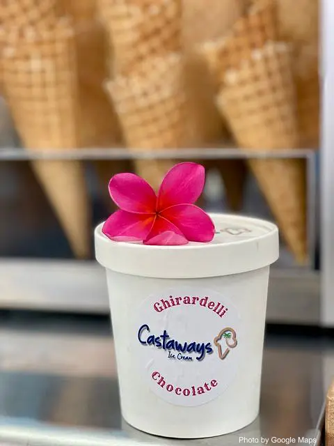 Castaways Ice Cream--Moiliili - Photo 3 of 4 | NateEatsHawaii restaurant gallery and food photos from Oahu, Hawaii