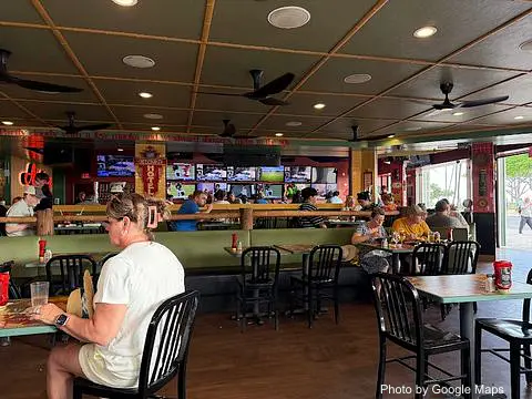 Cheeseburger In Paradise - Photo 3 of 4 | NateEatsHawaii restaurant gallery and food photos from Oahu, Hawaii