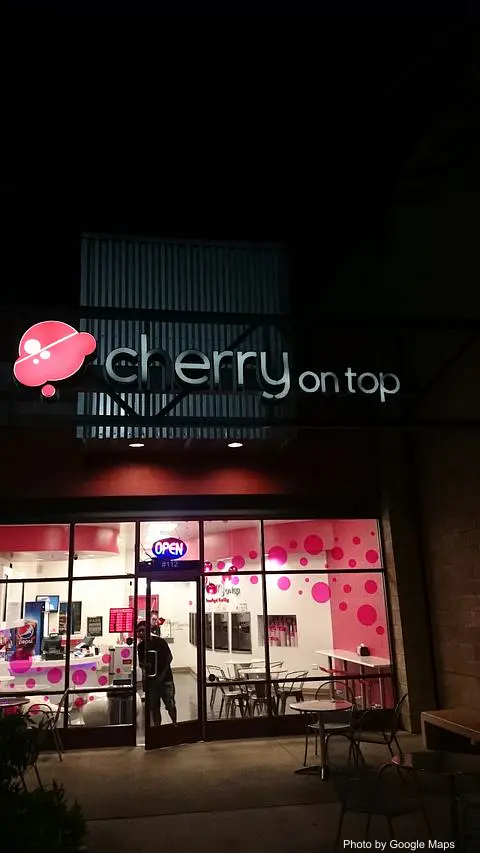 Cherry On Top Frozen Yogurt - Photo 2 of 4 | NateEatsHawaii restaurant gallery and food photos from Oahu, Hawaii