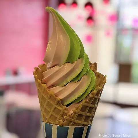 Cherry On Top Frozen Yogurt - Photo 3 of 4 | NateEatsHawaii restaurant gallery and food photos from Oahu, Hawaii