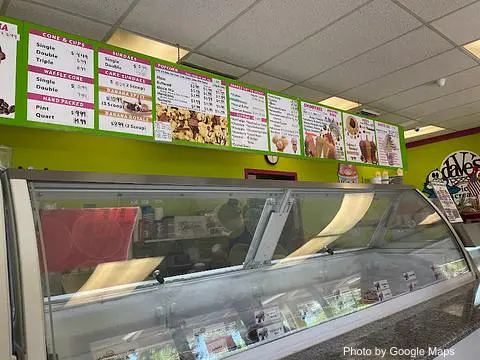 Dave's Ice Cream at Waipio - Photo 2 of 2 | NateEatsHawaii restaurant gallery and food photos from Oahu, Hawaii