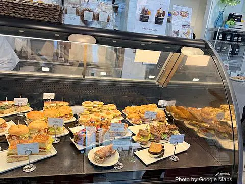 DEAN & DELUCA HAWAII - RITZ-CARLTON STORE - Photo 3 of 4 | NateEatsHawaii restaurant gallery and food photos from Oahu, Hawaii