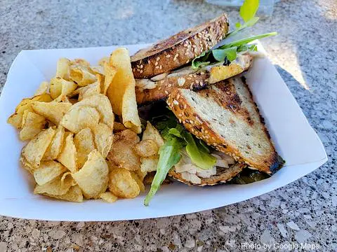 D'lish at the beach - Photo 3 of 4 | NateEatsHawaii restaurant gallery and food photos from Oahu, Hawaii