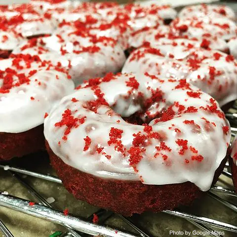 Donut King - Photo 3 of 4 | NateEatsHawaii restaurant gallery and food photos from Oahu, Hawaii