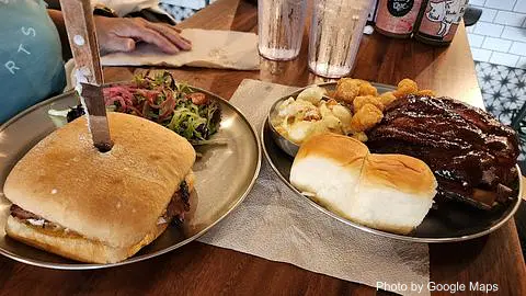 Easy ‘Que - Photo 3 of 4 | NateEatsHawaii restaurant gallery and food photos from Oahu, Hawaii