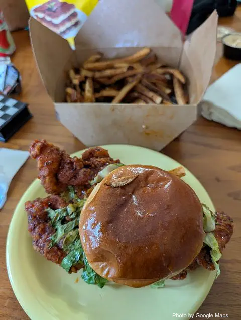 Eighty Chicken Sandwiches - Photo 3 of 4 | NateEatsHawaii restaurant gallery and food photos from Oahu, Hawaii