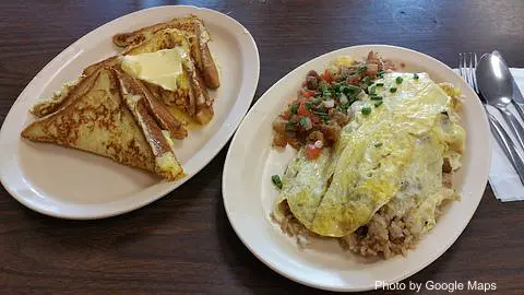Elena's Restaurant | Filipino - Photo 3 of 4 | NateEatsHawaii restaurant gallery and food photos from Oahu, Hawaii