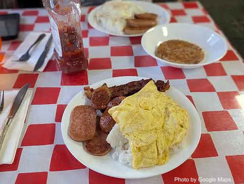 Harry’s Cafe - Photo 3 of 4 | NateEatsHawaii restaurant gallery and food photos from Oahu, Hawaii