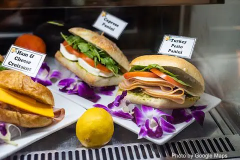 Hawaiian Aroma Caffe - The Ilikai - Photo 3 of 4 | NateEatsHawaii restaurant gallery and food photos from Oahu, Hawaii
