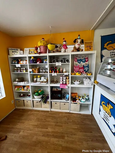 Hawaiʻi Doggie Bakery - Photo 3 of 4 | NateEatsHawaii restaurant gallery and food photos from Oahu, Hawaii
