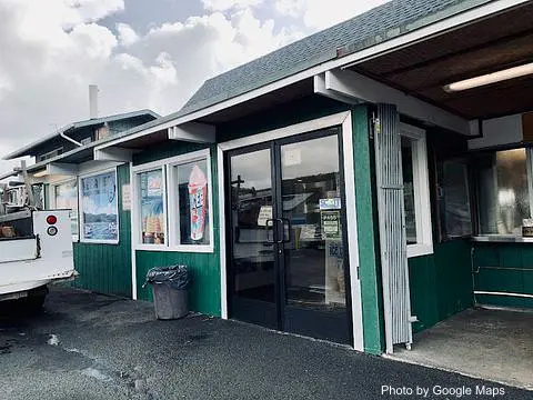 He'eia Pier - General Store and Deli - Photo 2 of 4 | NateEatsHawaii restaurant gallery and food photos from Oahu, Hawaii