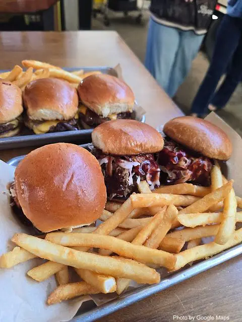 HI Sliders - Photo 3 of 4 | NateEatsHawaii restaurant gallery and food photos from Oahu, Hawaii