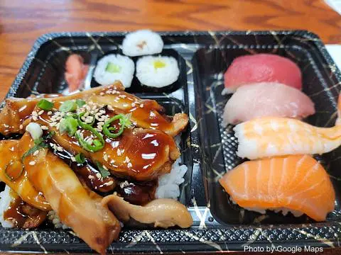 Honolulu Sushi at Keʻeaumoku - Photo 2 of 4 | NateEatsHawaii restaurant gallery and food photos from Oahu, Hawaii