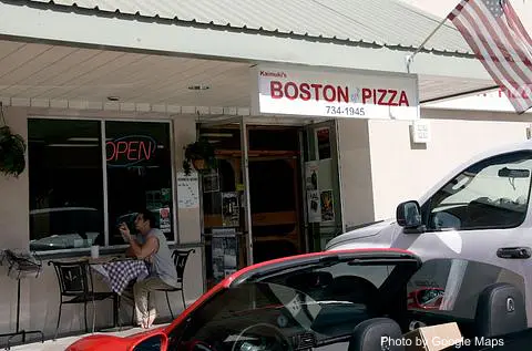 Kaimuki's Boston Pizza - Photo 2 of 4 | NateEatsHawaii restaurant gallery and food photos from Oahu, Hawaii