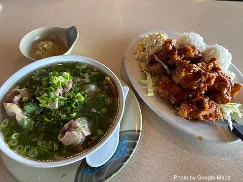 Kam Bowl Restaurant - Photo 3 of 4 | NateEatsHawaii restaurant gallery and food photos from Oahu, Hawaii