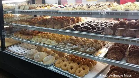 Kamehameha Bakery Inc - Photo 2 of 4 | NateEatsHawaii restaurant gallery and food photos from Oahu, Hawaii