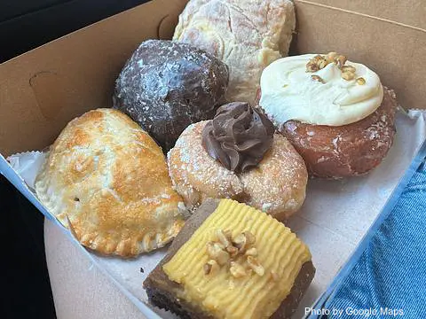 Kamehameha Bakery Inc - Photo 3 of 4 | NateEatsHawaii restaurant gallery and food photos from Oahu, Hawaii