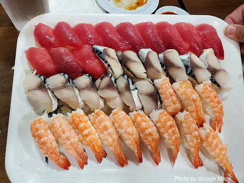 Kats Sushi - Photo 3 of 4 | NateEatsHawaii restaurant gallery and food photos from Oahu, Hawaii