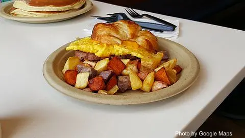Koa Pancake House - Photo 3 of 4 | NateEatsHawaii restaurant gallery and food photos from Oahu, Hawaii