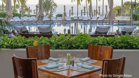 La Hiki - Photo 2 of 4 | NateEatsHawaii restaurant gallery and food photos from Oahu, Hawaii