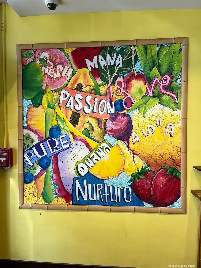 Lanikai Juice, Kakaako - Photo 3 of 6 | NateEatsHawaii restaurant gallery and food photos from Oahu, Hawaii