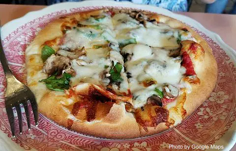La Pizza Rina - Photo 3 of 4 | NateEatsHawaii restaurant gallery and food photos from Oahu, Hawaii