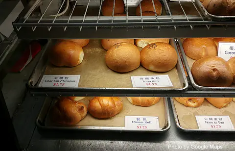 Lee's Bakery & Kitchen - Photo 3 of 4 | NateEatsHawaii restaurant gallery and food photos from Oahu, Hawaii