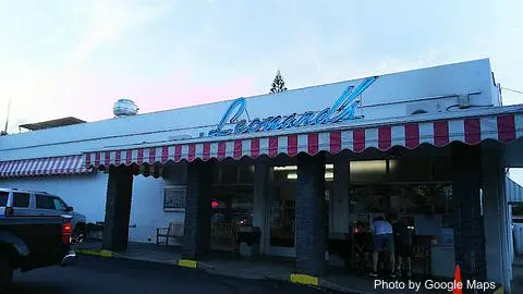 Leonard's Malasadamobile Wagon - Photo 2 of 4 | NateEatsHawaii restaurant gallery and food photos from Oahu, Hawaii