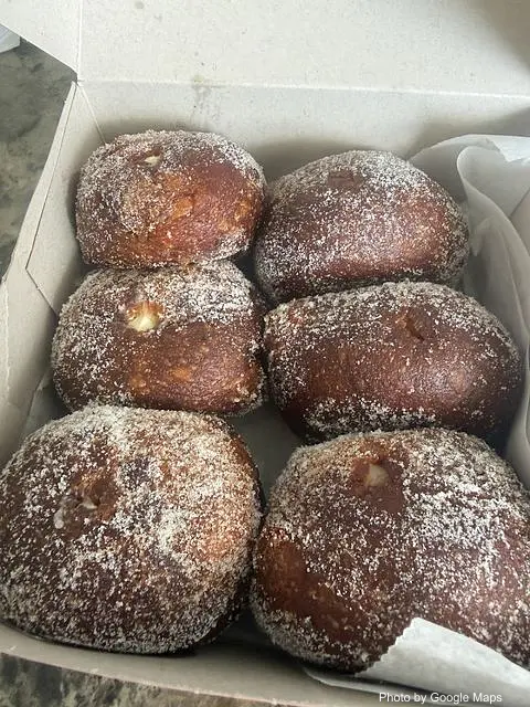 Leonard's Pearlridge Malasada Mobile - Photo 3 of 4 | NateEatsHawaii restaurant gallery and food photos from Oahu, Hawaii