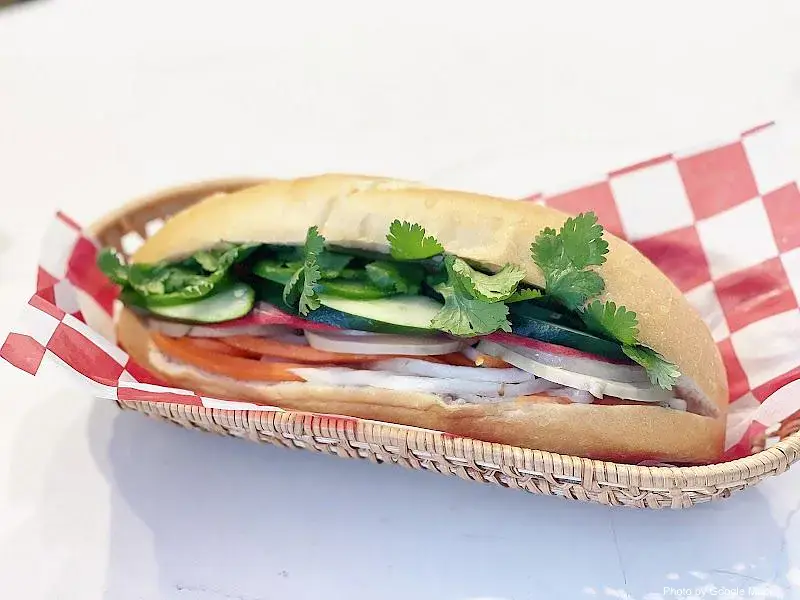 Le’s Banh Mi - Photo 2 of 6 | NateEatsHawaii restaurant gallery and food photos from Oahu, Hawaii