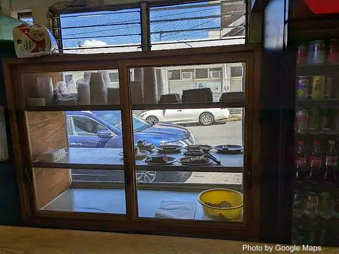 Lynn's Saimin & Cookie Shop - Photo 2 of 4 | NateEatsHawaii restaurant gallery and food photos from Oahu, Hawaii