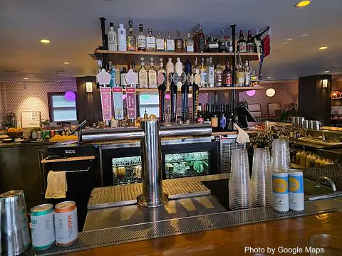 Mahina & Sun’s - Photo 3 of 4 | NateEatsHawaii restaurant gallery and food photos from Oahu, Hawaii