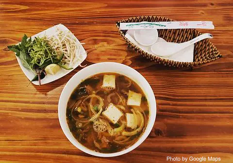Mama Phở - Photo 3 of 4 | NateEatsHawaii restaurant gallery and food photos from Oahu, Hawaii