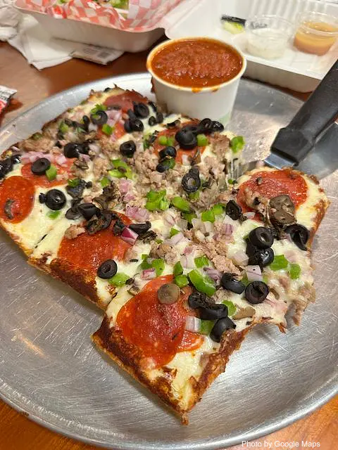 Old Town Pizzeria & Tap House - Photo 3 of 4 | NateEatsHawaii restaurant gallery and food photos from Oahu, Hawaii