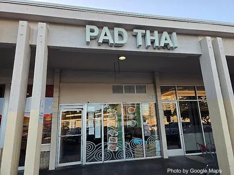 Pad Thai - Photo 2 of 4 | NateEatsHawaii restaurant gallery and food photos from Oahu, Hawaii