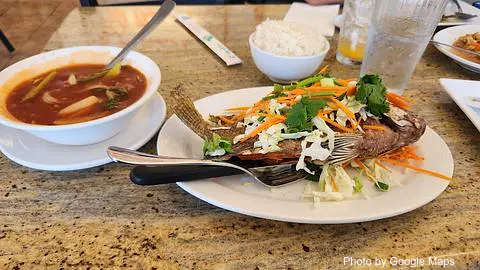 Pad Thai - Photo 3 of 4 | NateEatsHawaii restaurant gallery and food photos from Oahu, Hawaii