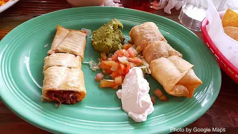 Paniolos Kailua - Photo 3 of 4 | NateEatsHawaii restaurant gallery and food photos from Oahu, Hawaii