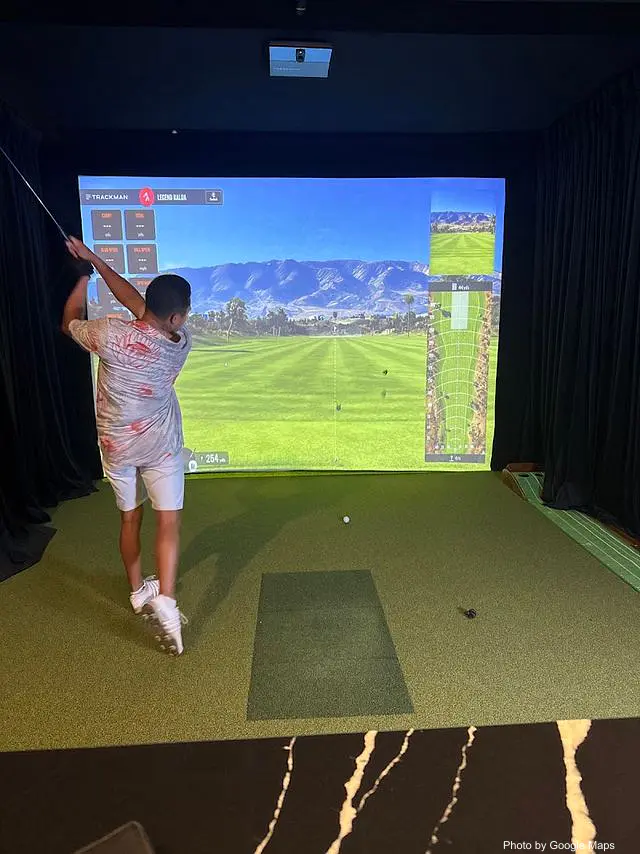 Pars and Brews Golf Lounge