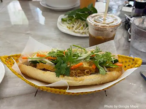 Phở Quê Hương - Photo 3 of 4 | NateEatsHawaii restaurant gallery and food photos from Oahu, Hawaii