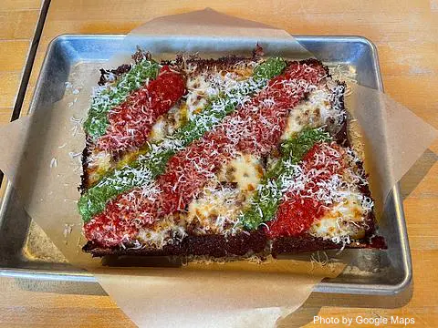 Pizza Mamo - Photo 3 of 4 | NateEatsHawaii restaurant gallery and food photos from Oahu, Hawaii