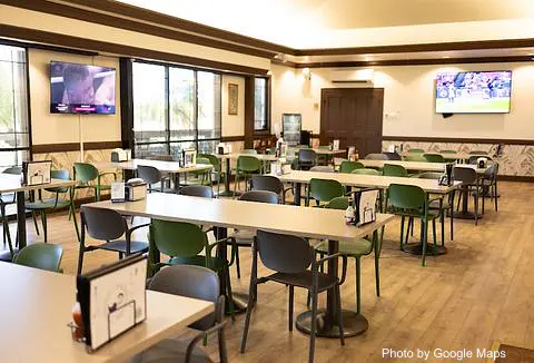 Pueo's Bar & Grill at Coral Creek Golf Course - Photo 2 of 4 | NateEatsHawaii restaurant gallery and food photos from Oahu, Hawaii