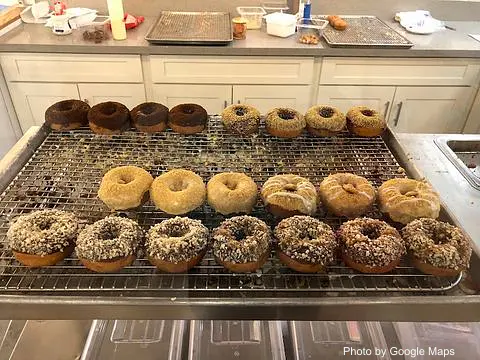 Purvé Donut Stop - Photo 3 of 4 | NateEatsHawaii restaurant gallery and food photos from Oahu, Hawaii